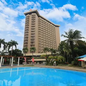 **** Hotel Century Park Philippines