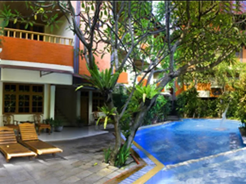 קוטה לומבוק Green Garden Hotel